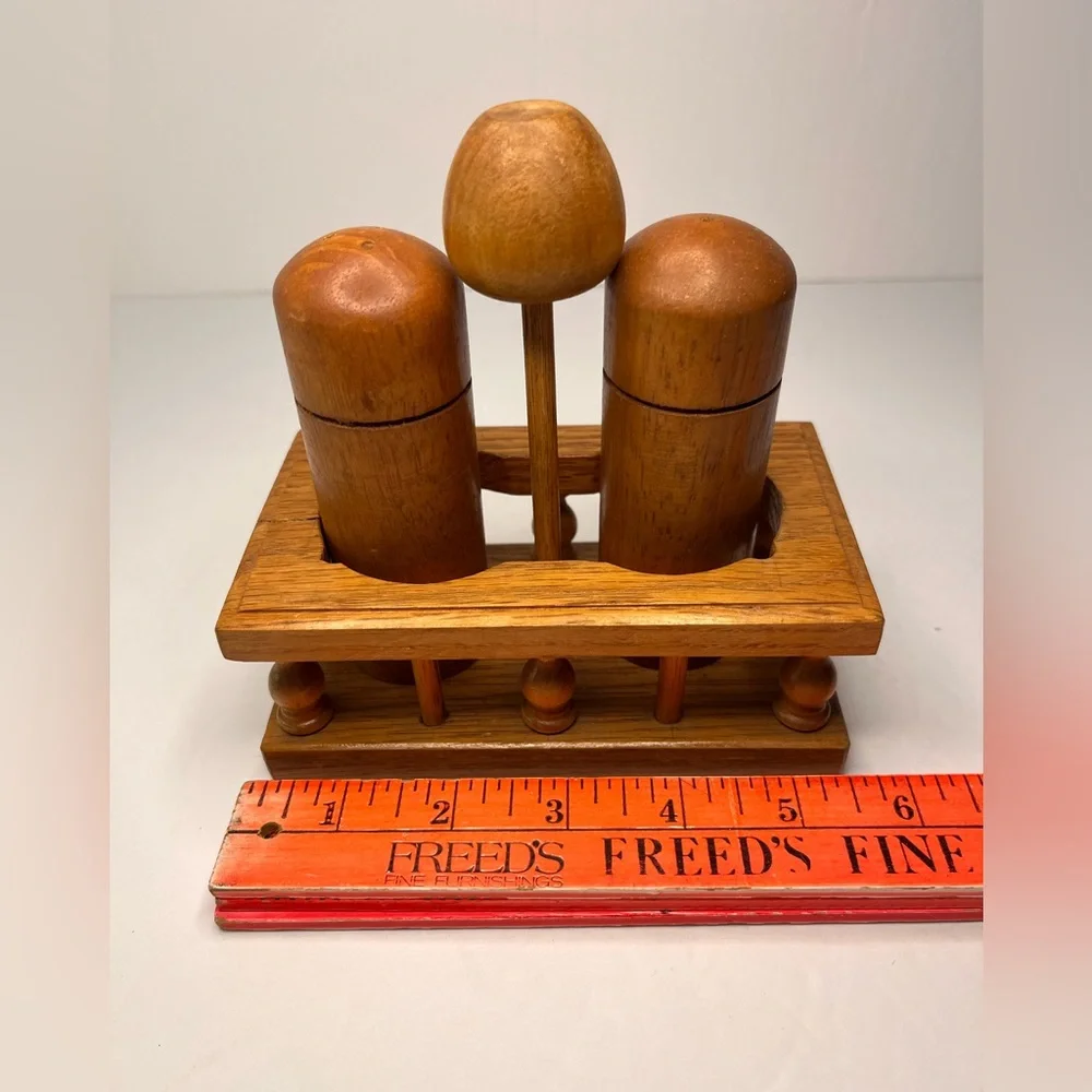Vintage Wood Salt & Pepper Shaker Set with Holder Rubber Stoppers.‎